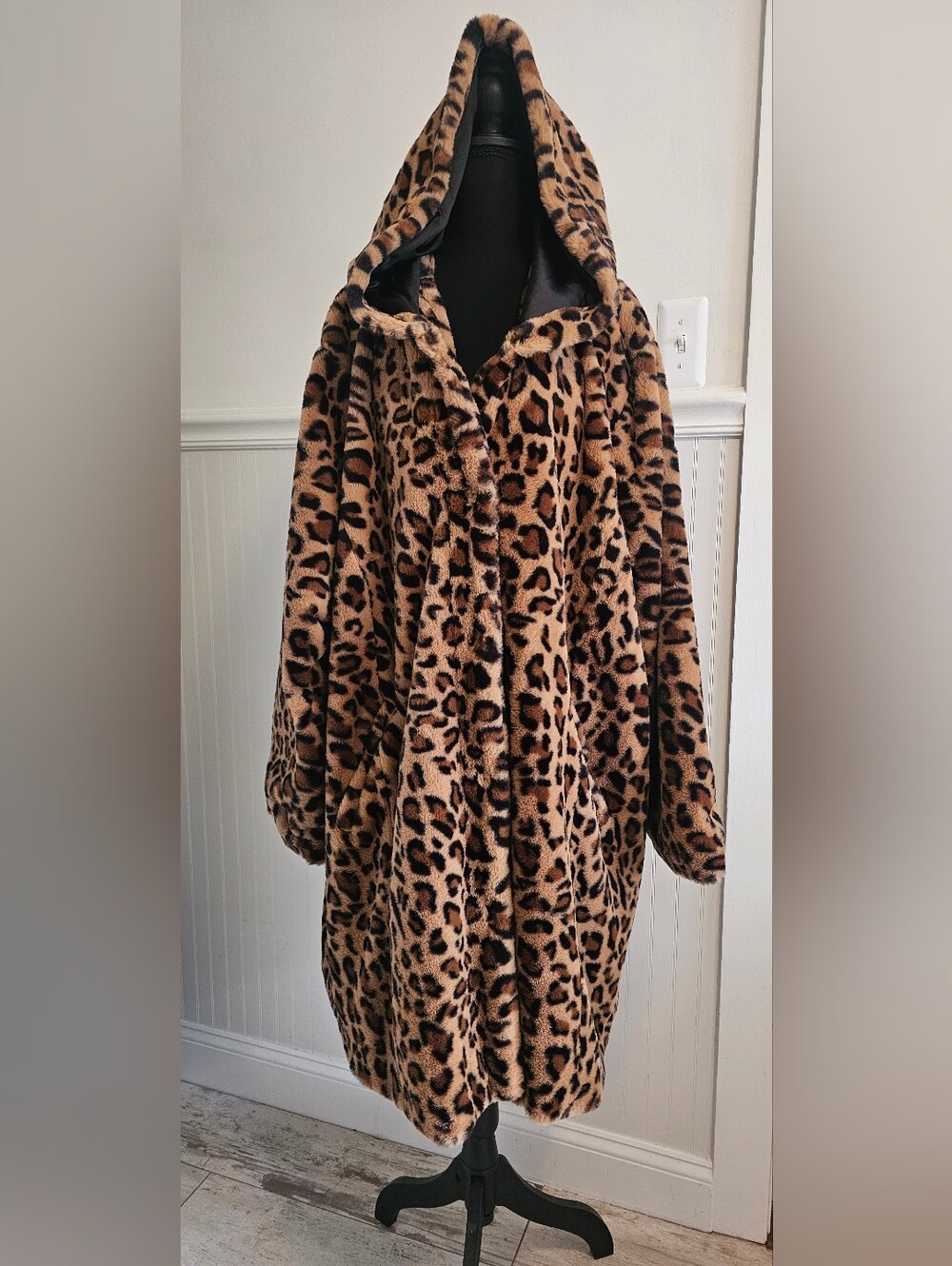 Torrid Leopard Print Faux Fur Hooded 3/4 Coat - Like New - 4X